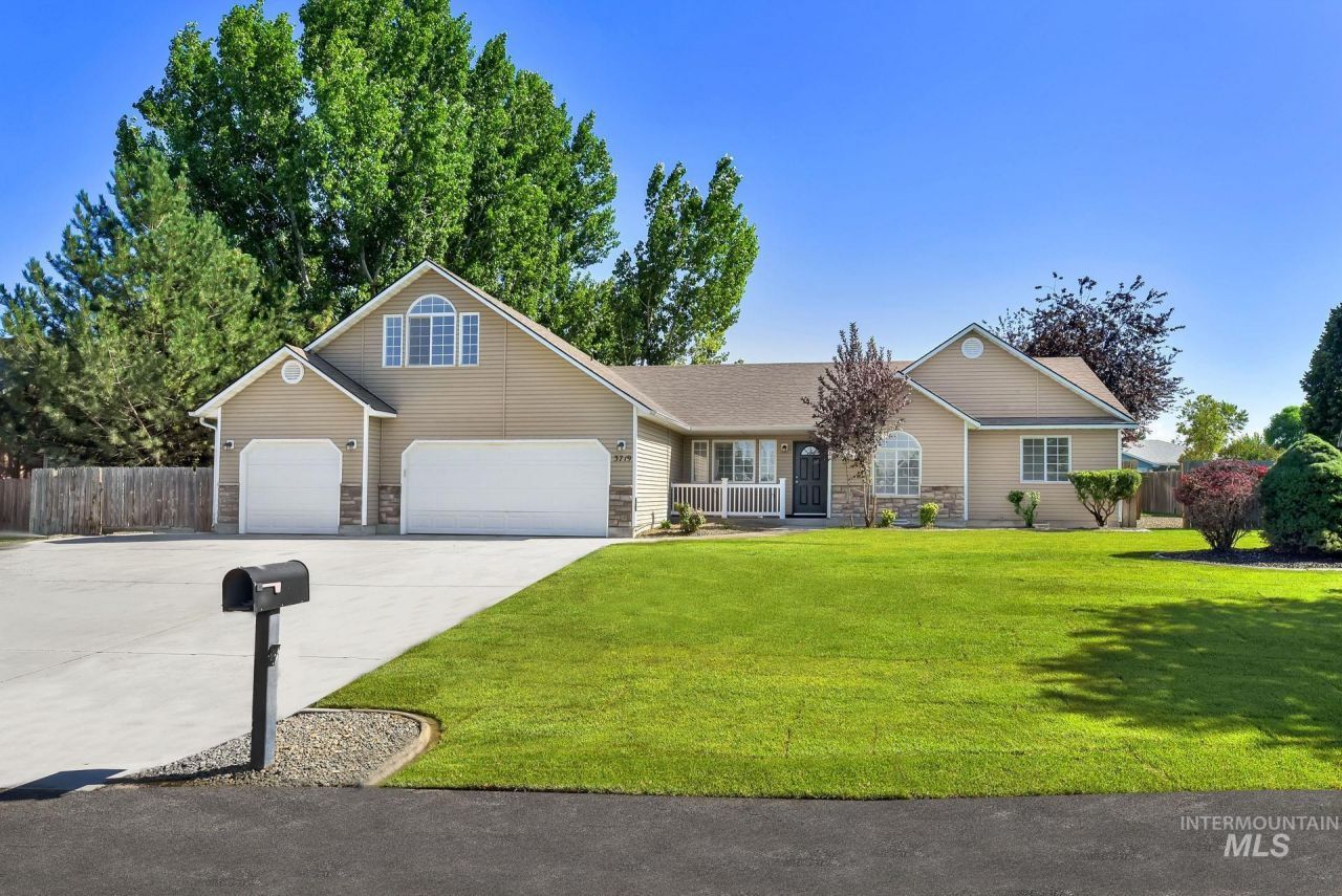 3719 E Sage Ct, Nampa, ID 83687 Main Photo
