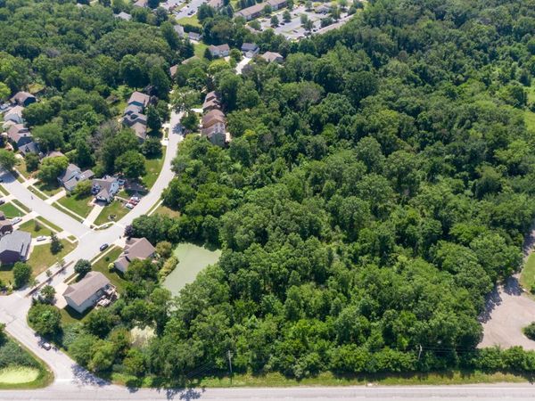 860 Quail Ridge Circle, Porter, IN 46304