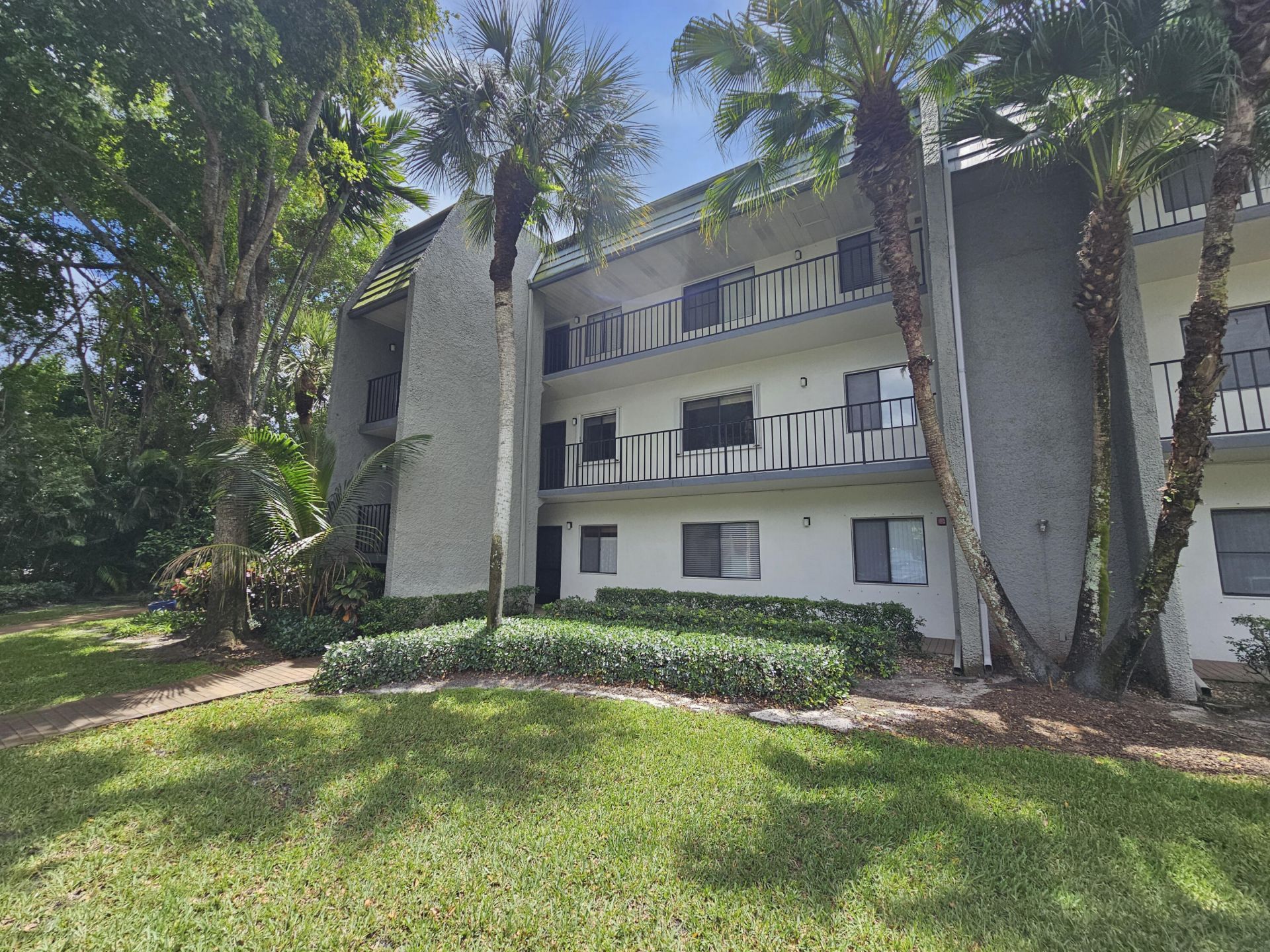 4833 Esedra Court, Unit 201, Lake Worth, FL 33467 Photo