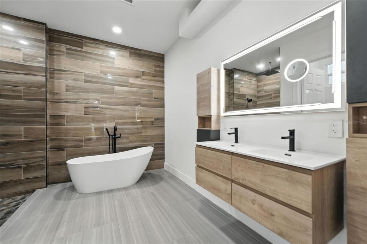 1518 Cloverlawn Avenue, Orlando, FL 32806 Photo