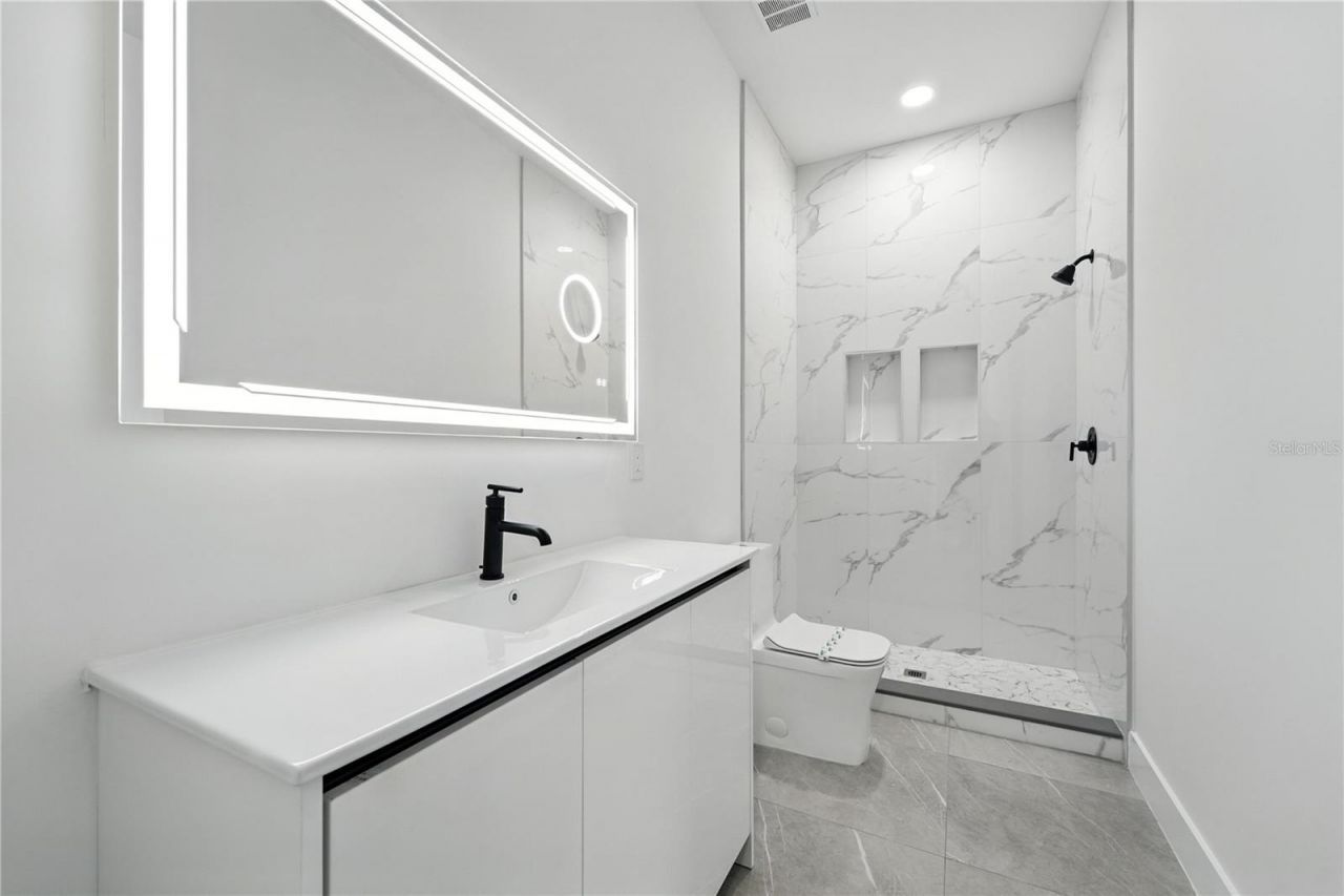 1518 Cloverlawn Avenue, Orlando, FL 32806 Photo