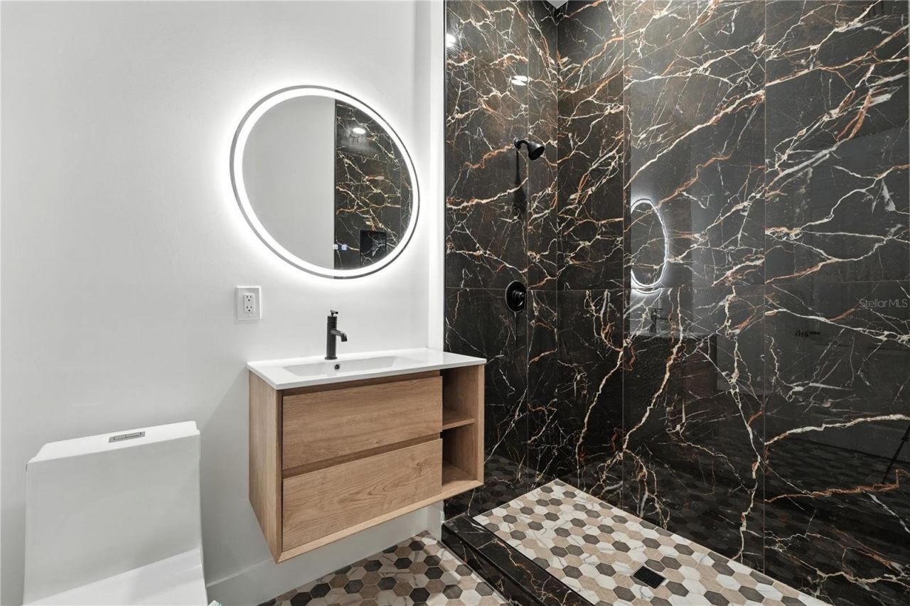 1518 Cloverlawn Avenue, Orlando, FL 32806 Photo