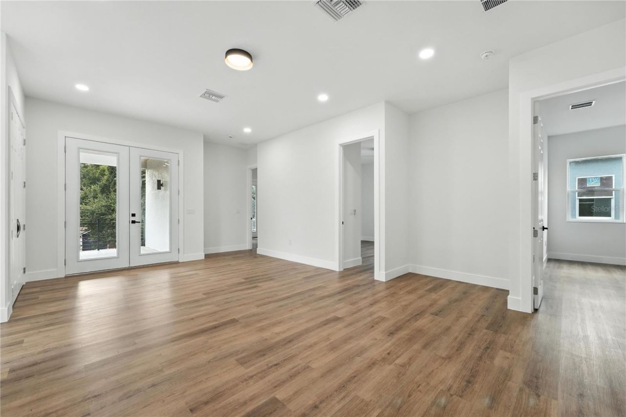 1518 Cloverlawn Avenue, Orlando, FL 32806 Photo