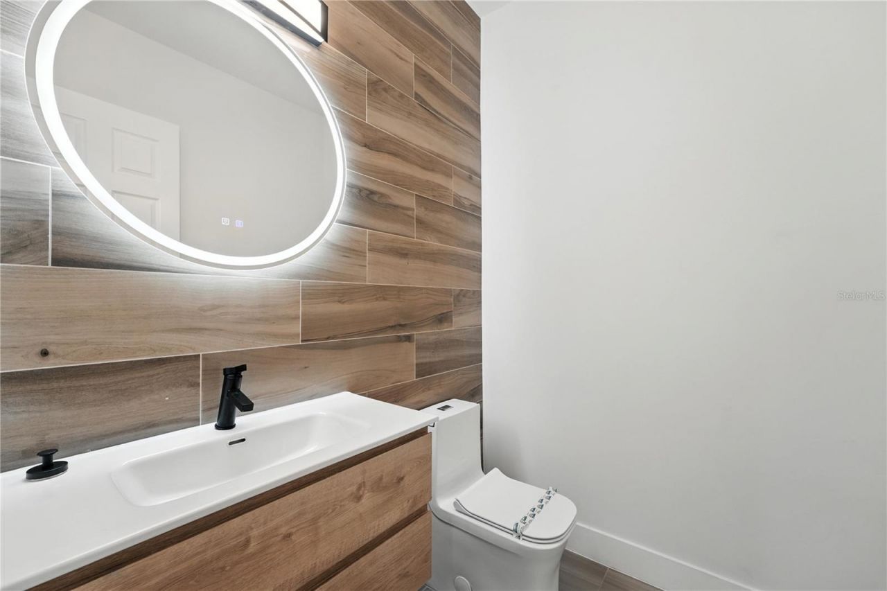 1518 Cloverlawn Avenue, Orlando, FL 32806 Photo