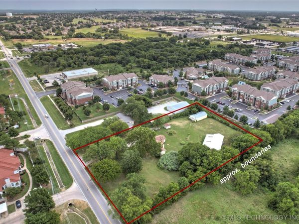 2435 W Omaha Street, Broken Arrow, OK 74012