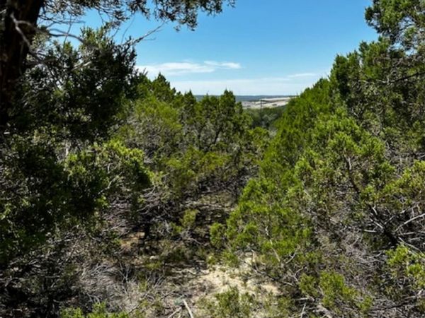 8110 Bronco LN, Lago Vista, TX 78645