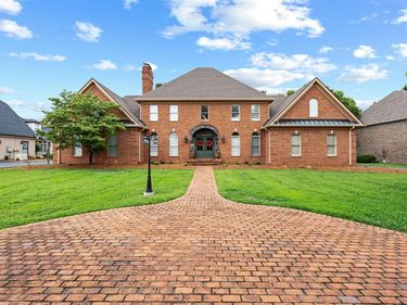 1812 Todd Trace Court, Bowling Green, KY 42103