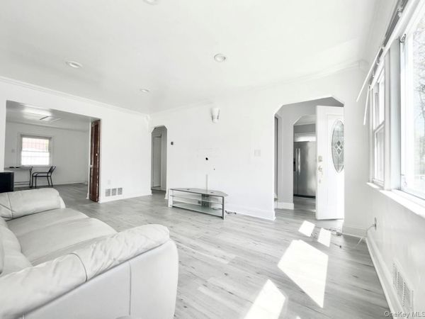 162-15 77 Avenue, Fresh Meadows, NY 11366