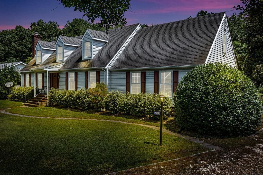 143 Sutton Avenue, Reedville, VA 22539 Main Photo