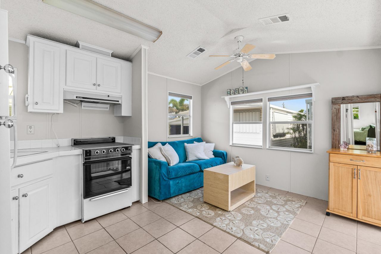 12 Hibiscus Drive, Unit H, Briny Breezes, FL 33435 Photo