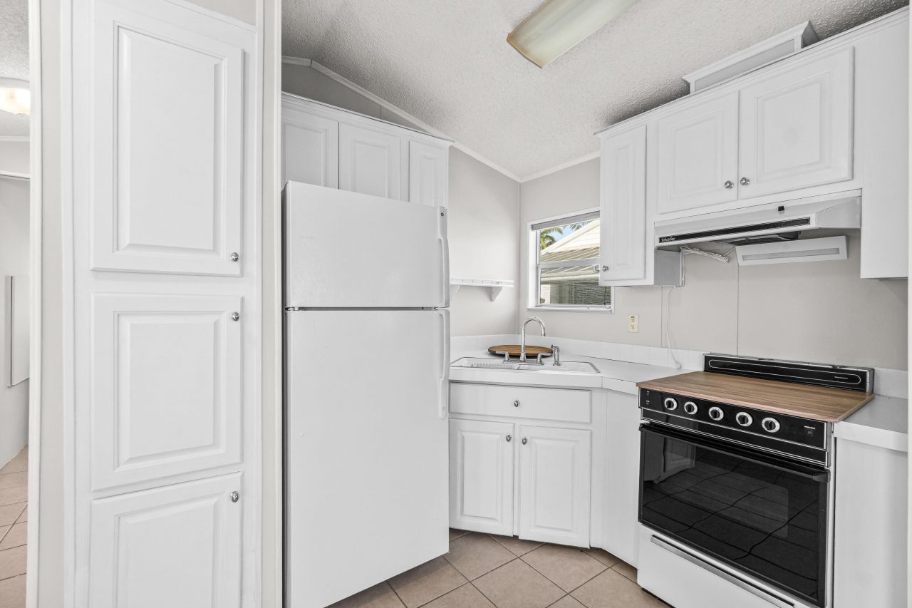 12 Hibiscus Drive, Unit H, Briny Breezes, FL 33435 Photo