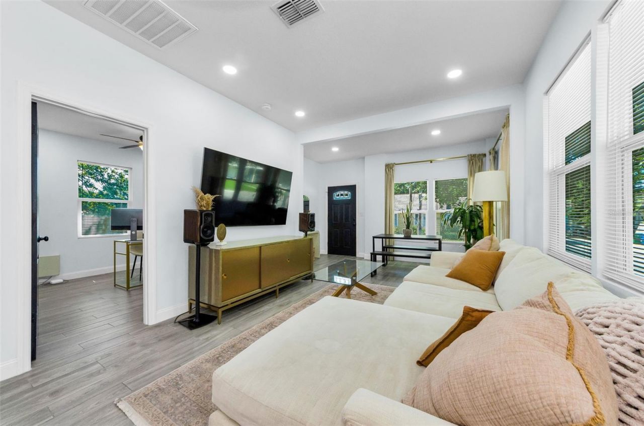 1202 E 32nd Avenue, Tampa, FL 33603 Photo