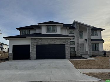5801 Purple Martin Parkway, Elkhorn, NE 68022