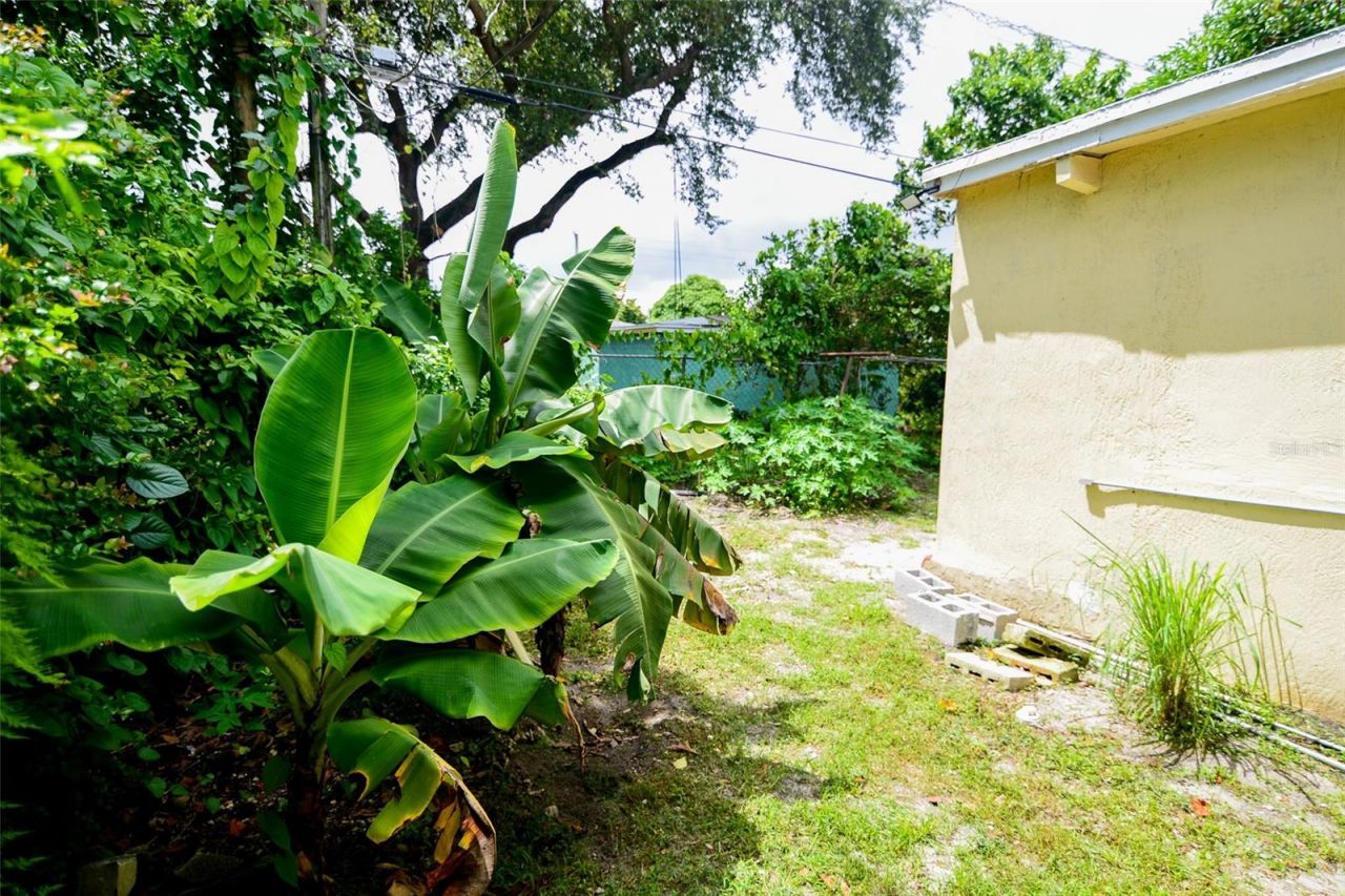 298 NW 104th Street, Miami, FL 33150 Photo