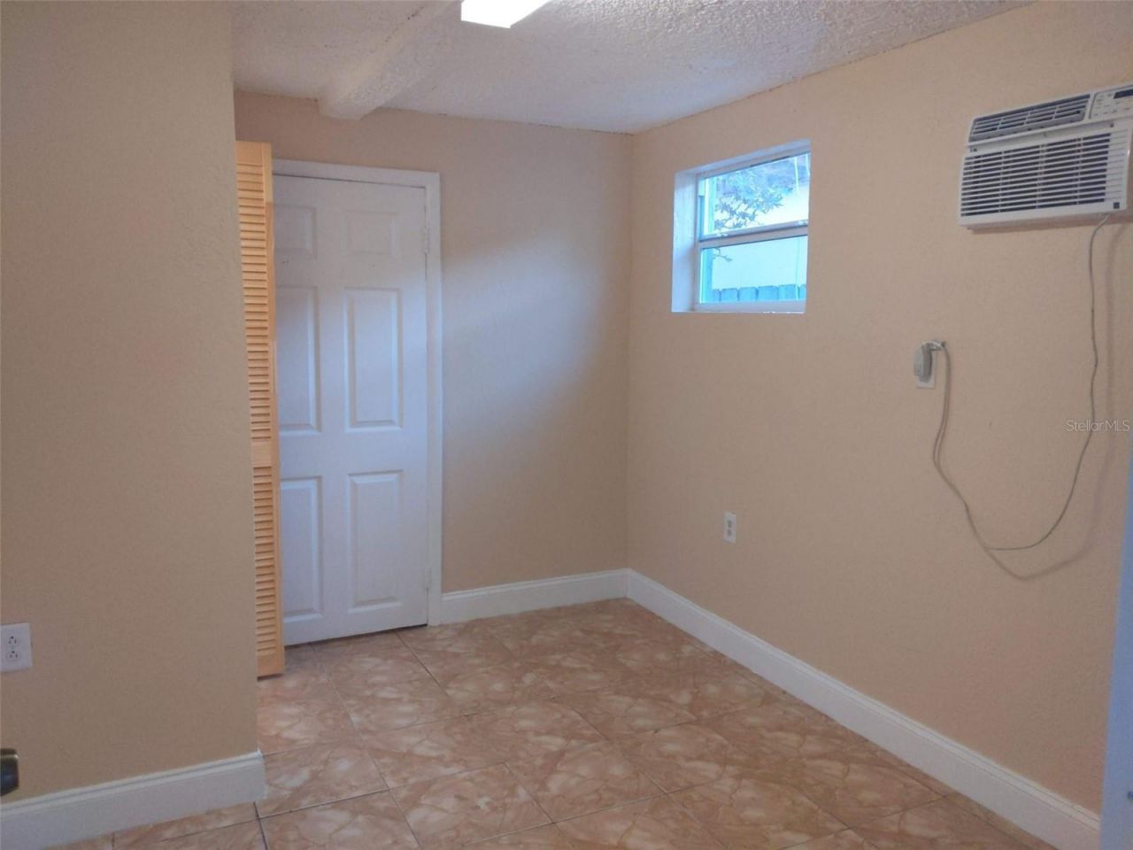 298 NW 104th Street, Miami, FL 33150 Photo