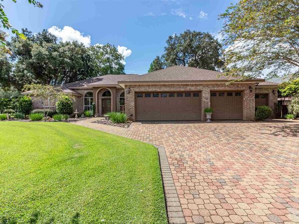 6955 Turnberry Cir, Navarre, FL 32566