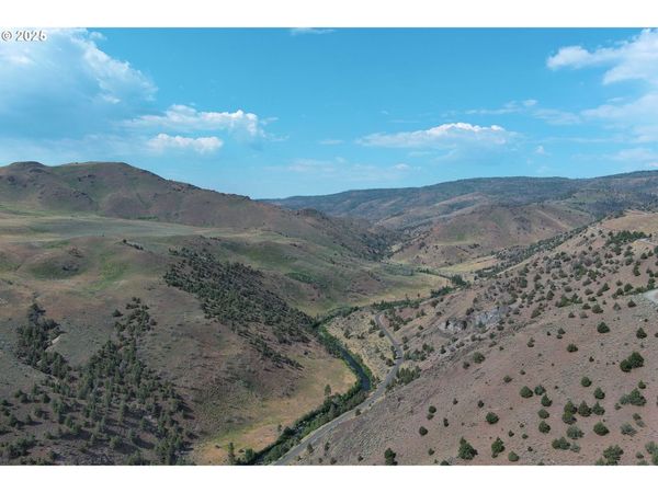 The Town Site, Paisley, OR 97636