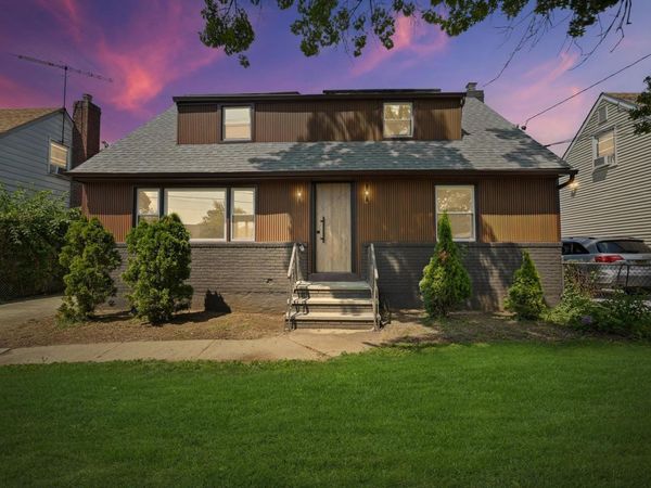 747 New Street, Uniondale, NY 11553