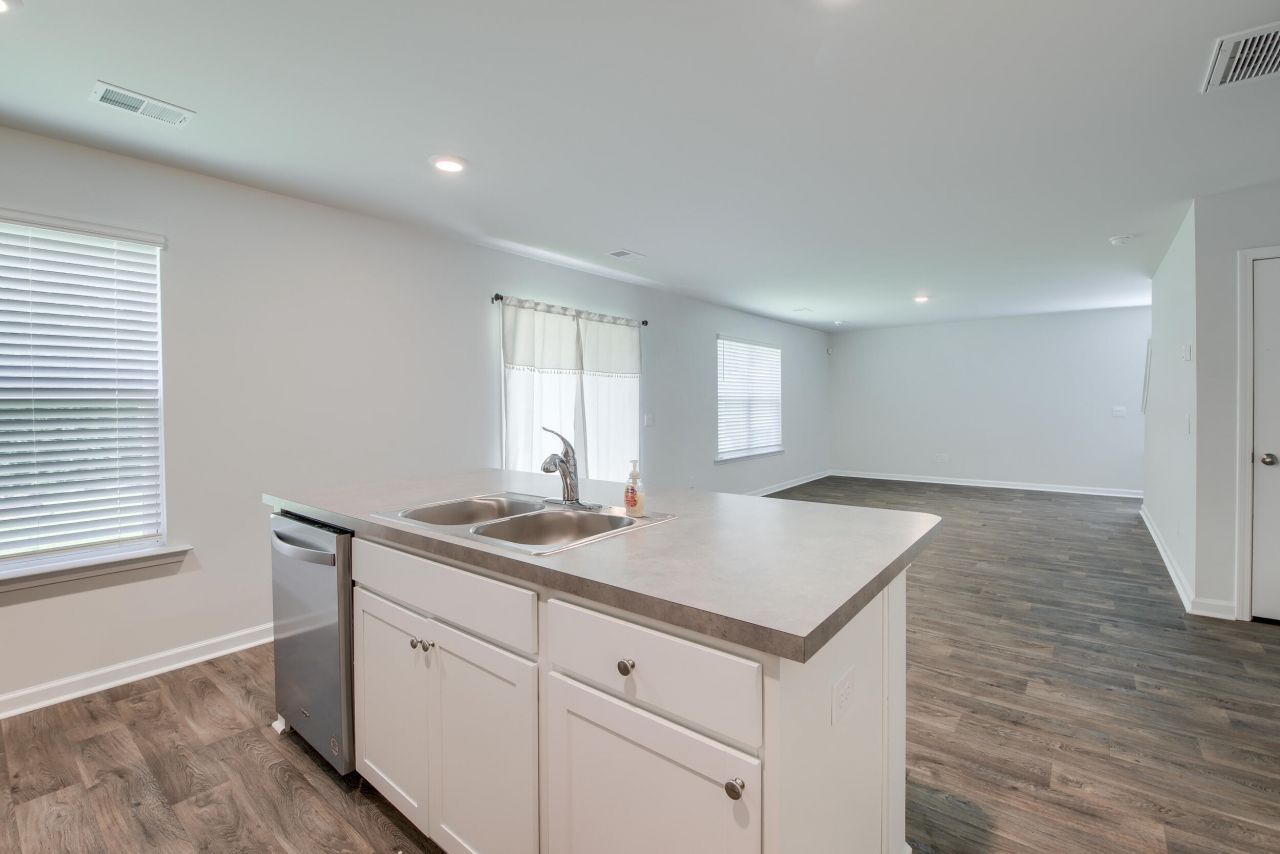 522 Shady Maple Street Photo 11