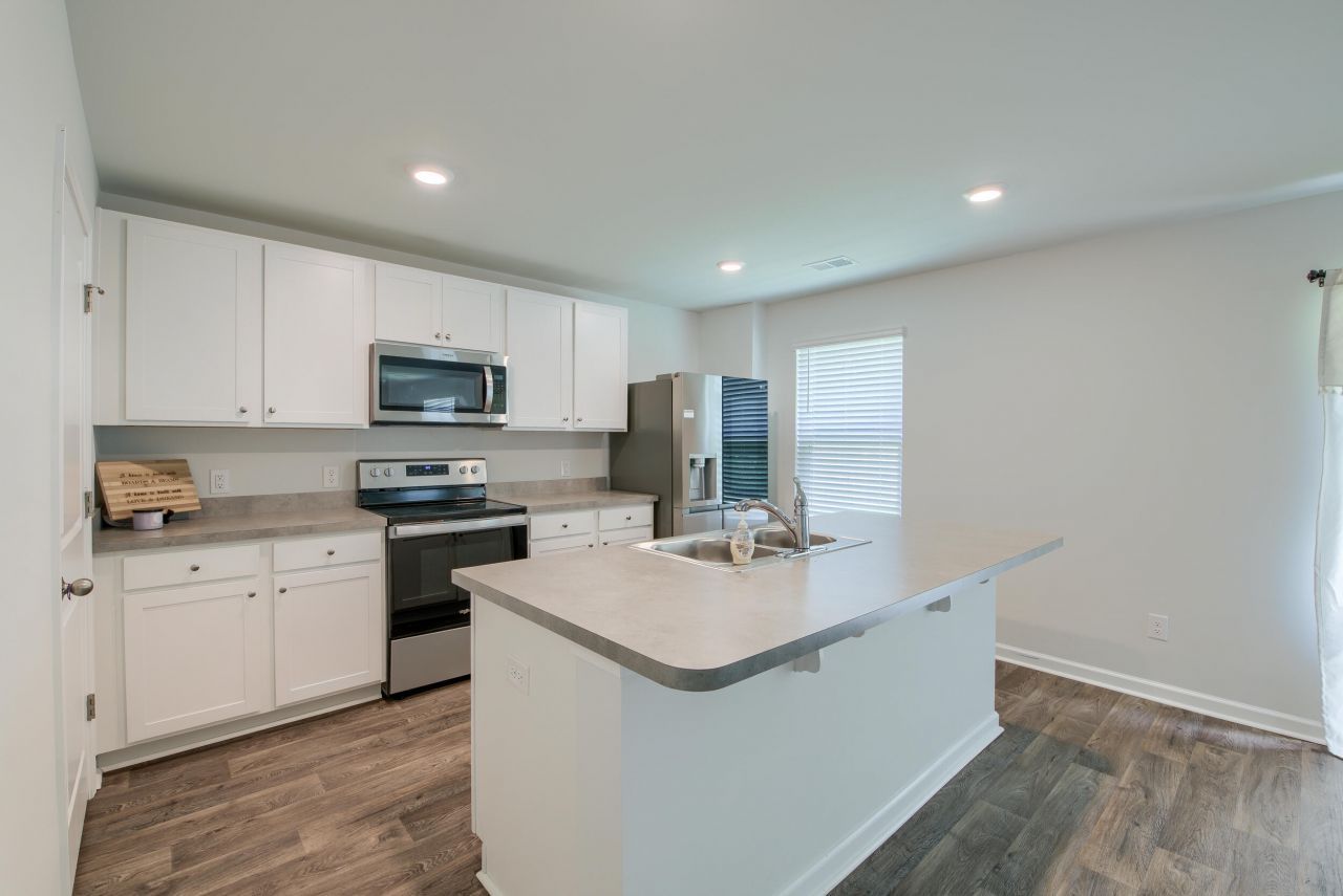 522 Shady Maple Street Photo 9