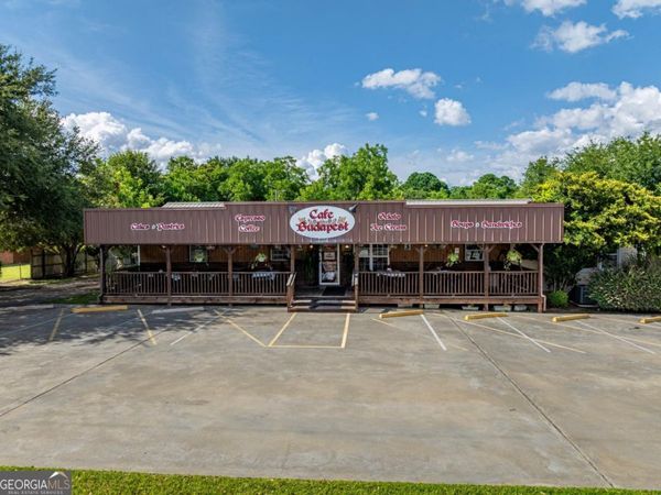 293 W Benjamin H Hill Drive, Fitzgerald, GA 31750