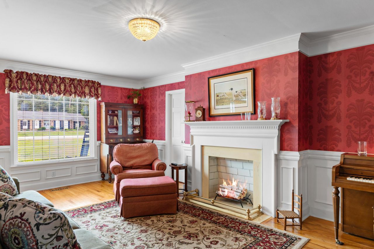 2467 Griffith Drive Photo 10