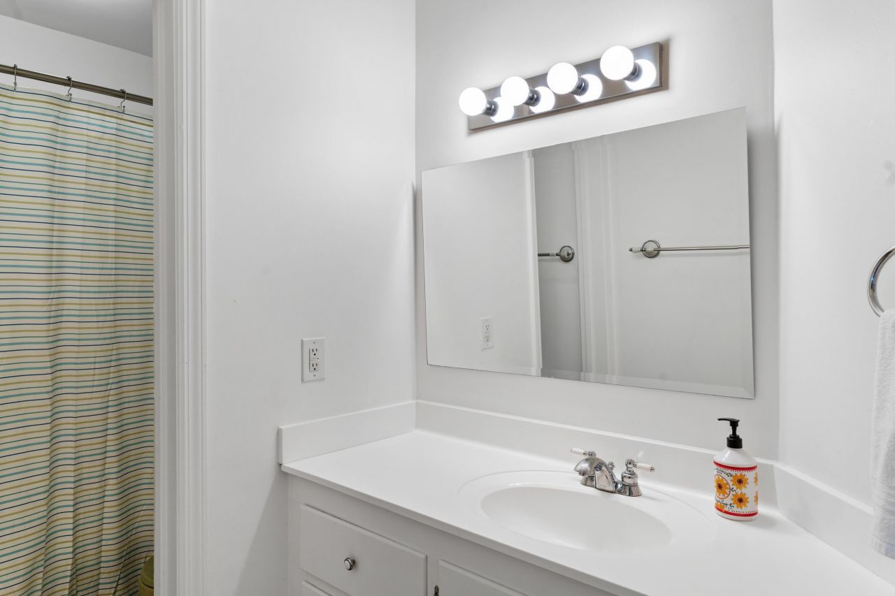 2467 Griffith Drive Photo 27