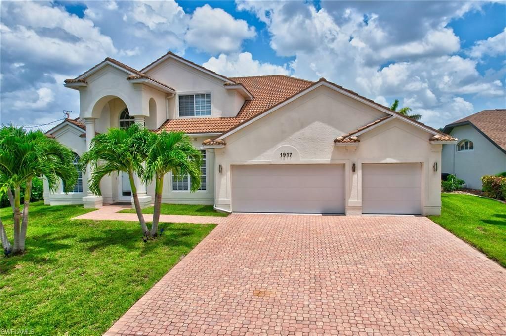 1917 SW 51st St, Cape Coral, FL 33914 Photo