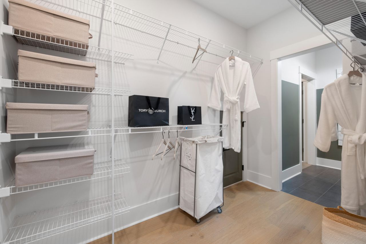 260 Newsday Street Photo 10