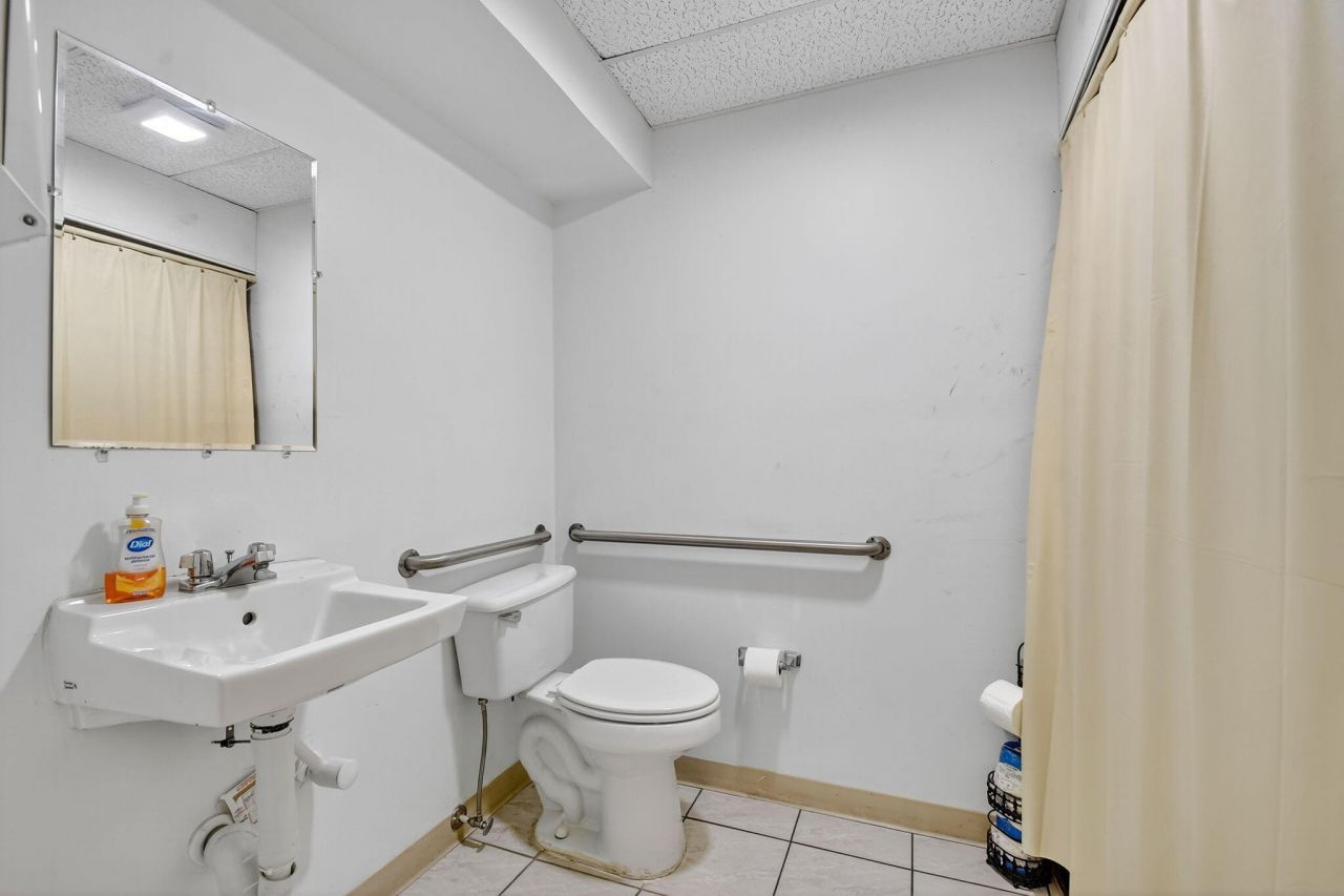 3865 10th Avenue N, Palm Springs, FL 33461 Photo