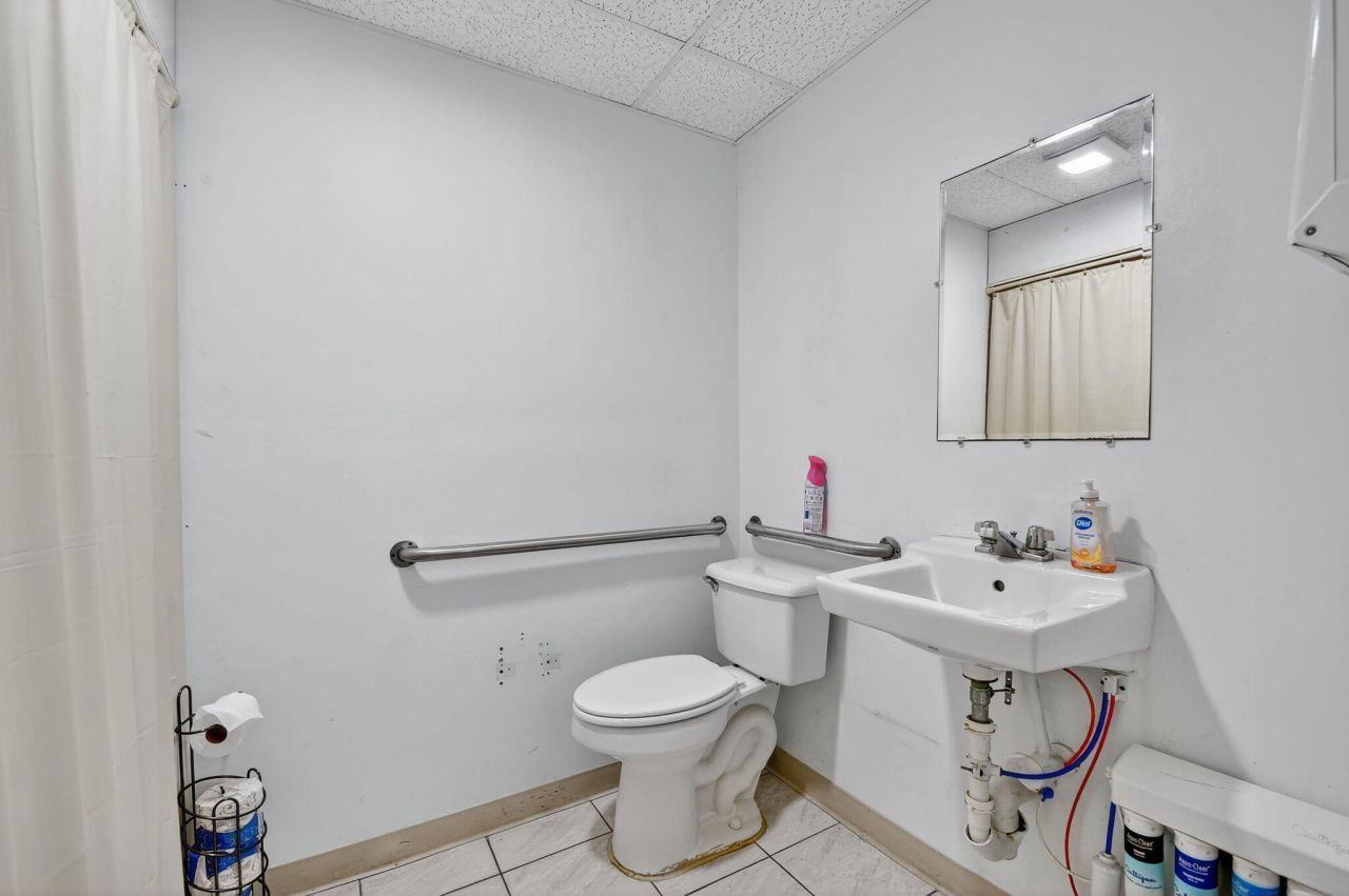 3865 10th Avenue N, Palm Springs, FL 33461 Photo