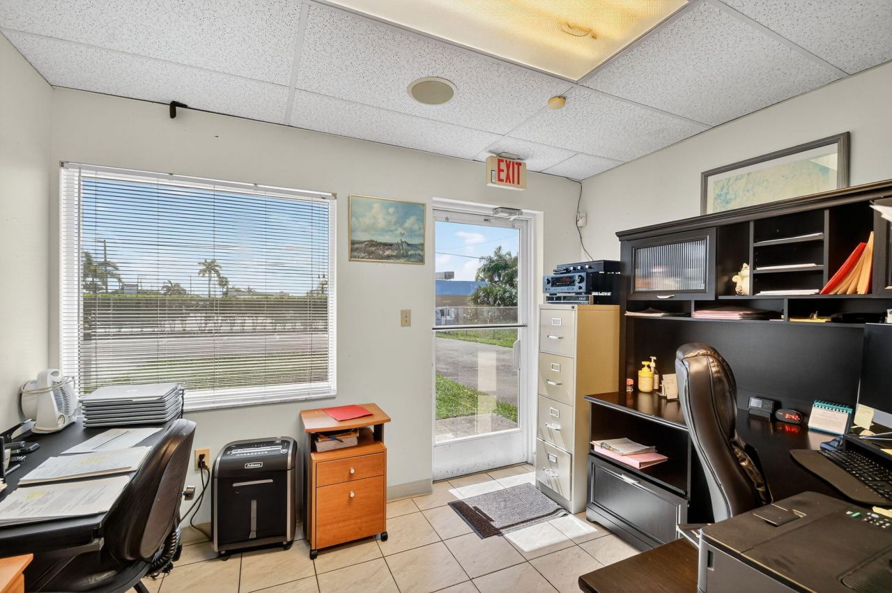 3865 10th Avenue N, Palm Springs, FL 33461 Photo