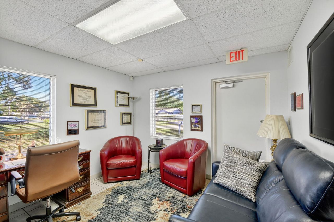 3865 10th Avenue N, Palm Springs, FL 33461 Photo