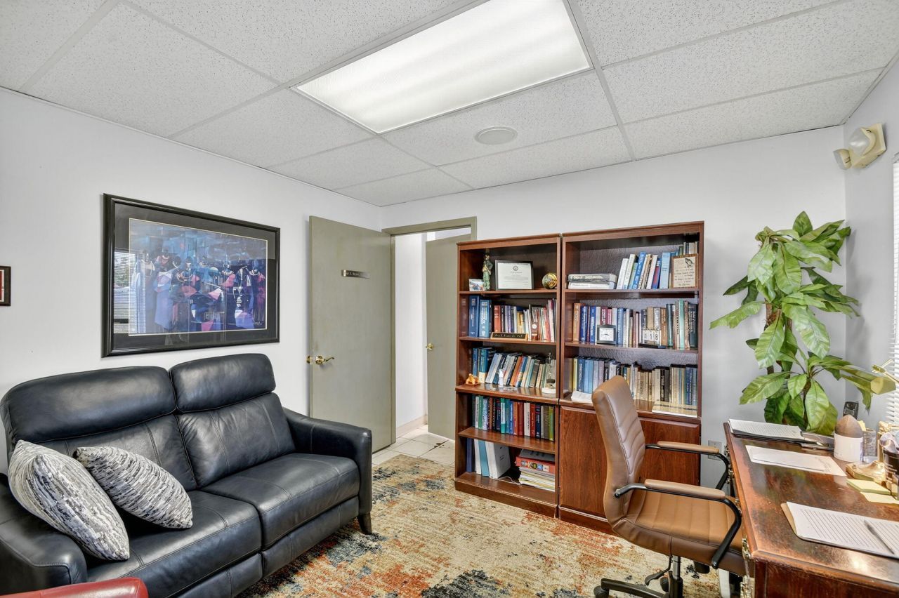 3865 10th Avenue N, Palm Springs, FL 33461 Photo