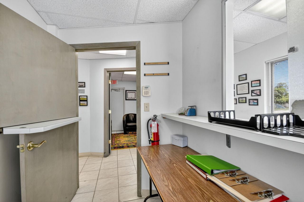 3865 10th Avenue N, Palm Springs, FL 33461 Photo