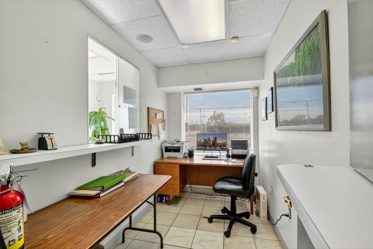 3865 10th Avenue N, Palm Springs, FL 33461 Photo