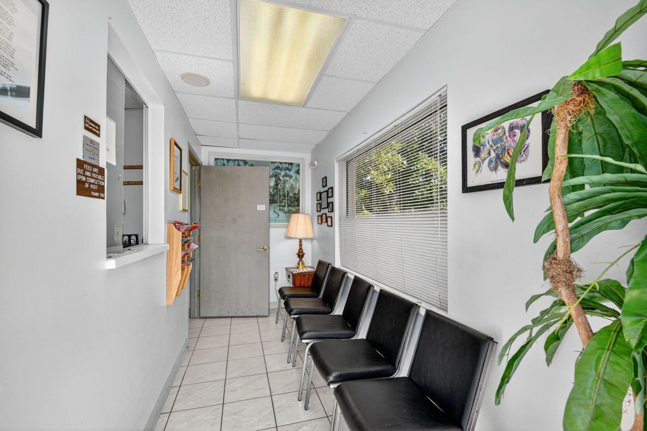3865 10th Avenue N, Palm Springs, FL 33461 Photo