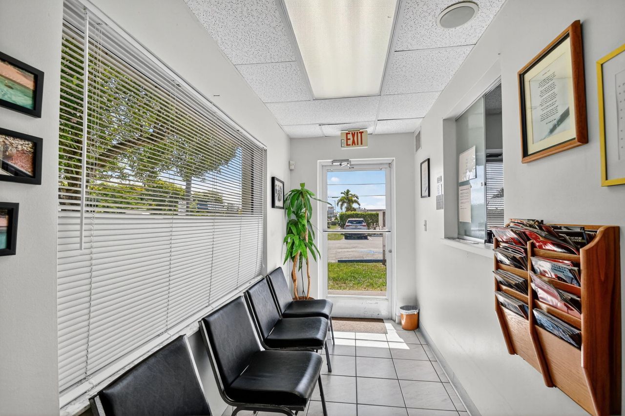 3865 10th Avenue N, Palm Springs, FL 33461 Photo