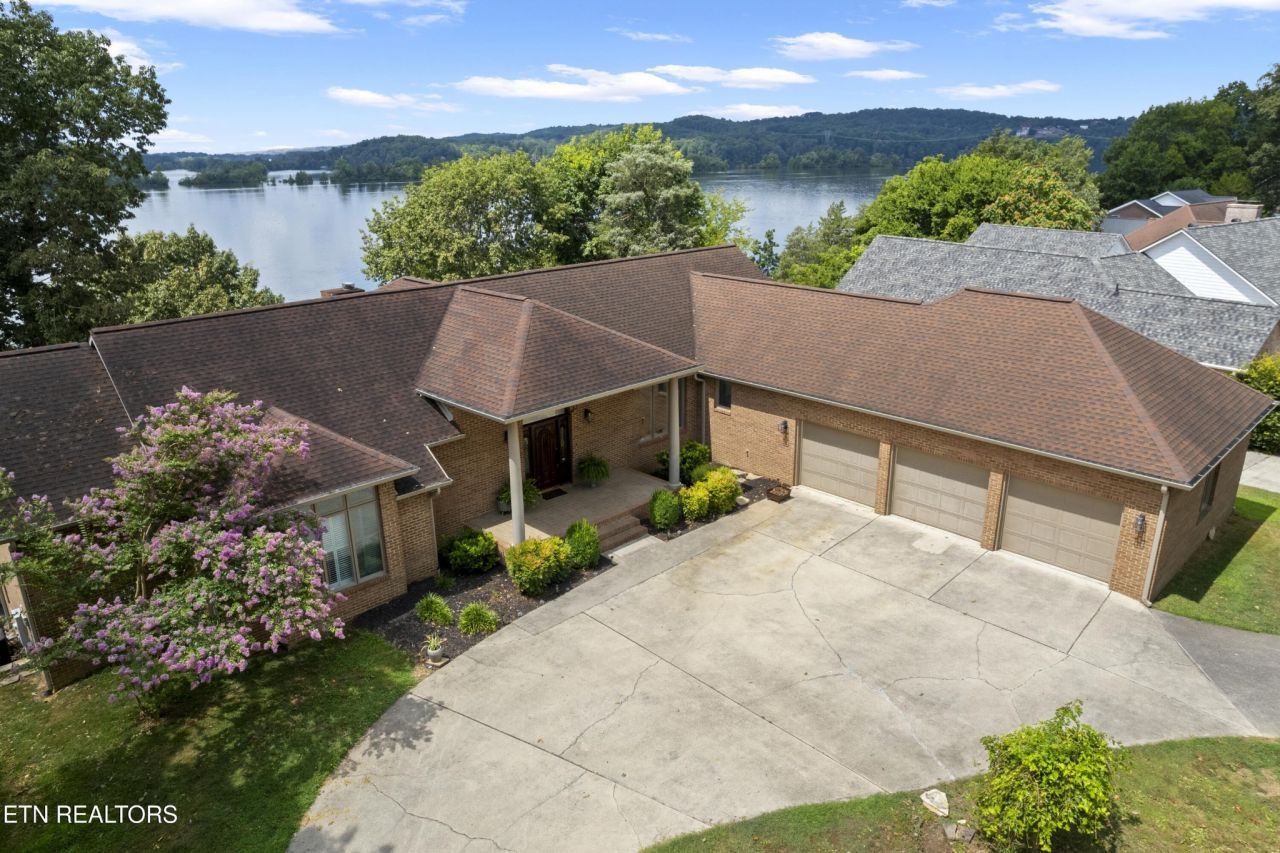 201 High Pointe Village Way, Kingston, TN 37763 Main Photo