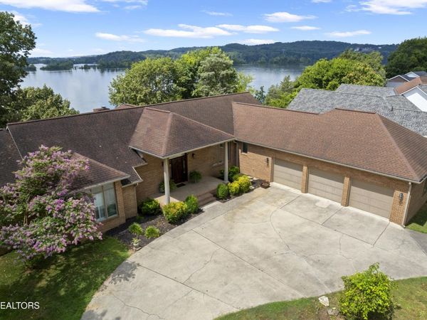 201 High Pointe Village Way, Kingston, TN 37763