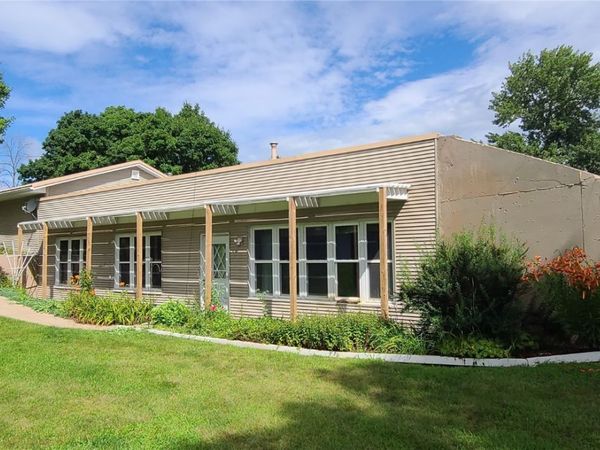 606 11th Avenue, Vinton, IA 52349