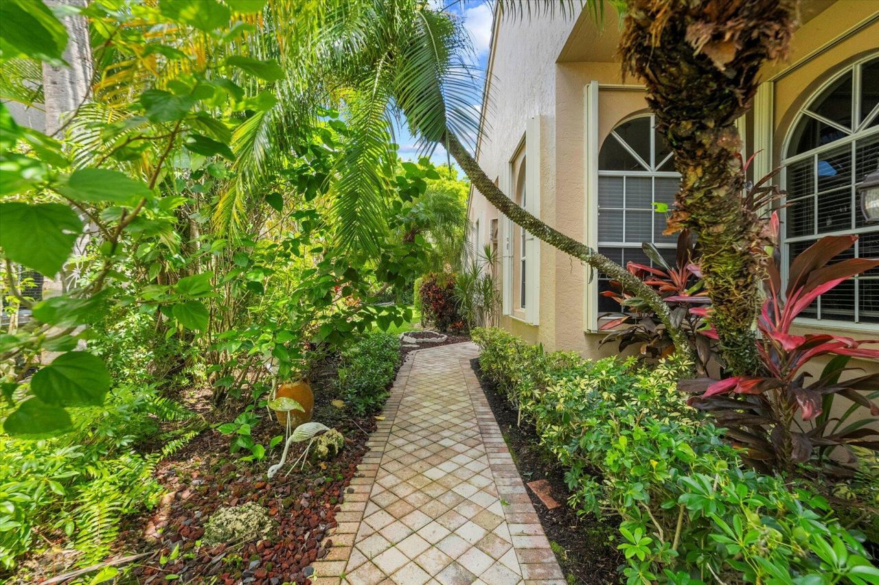 4663 Carlton Golf Drive, Lake Worth, FL 33449 Photo