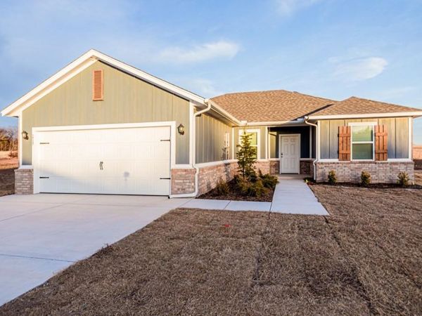 215 Wrangler Pass, Stillwater, OK 74075