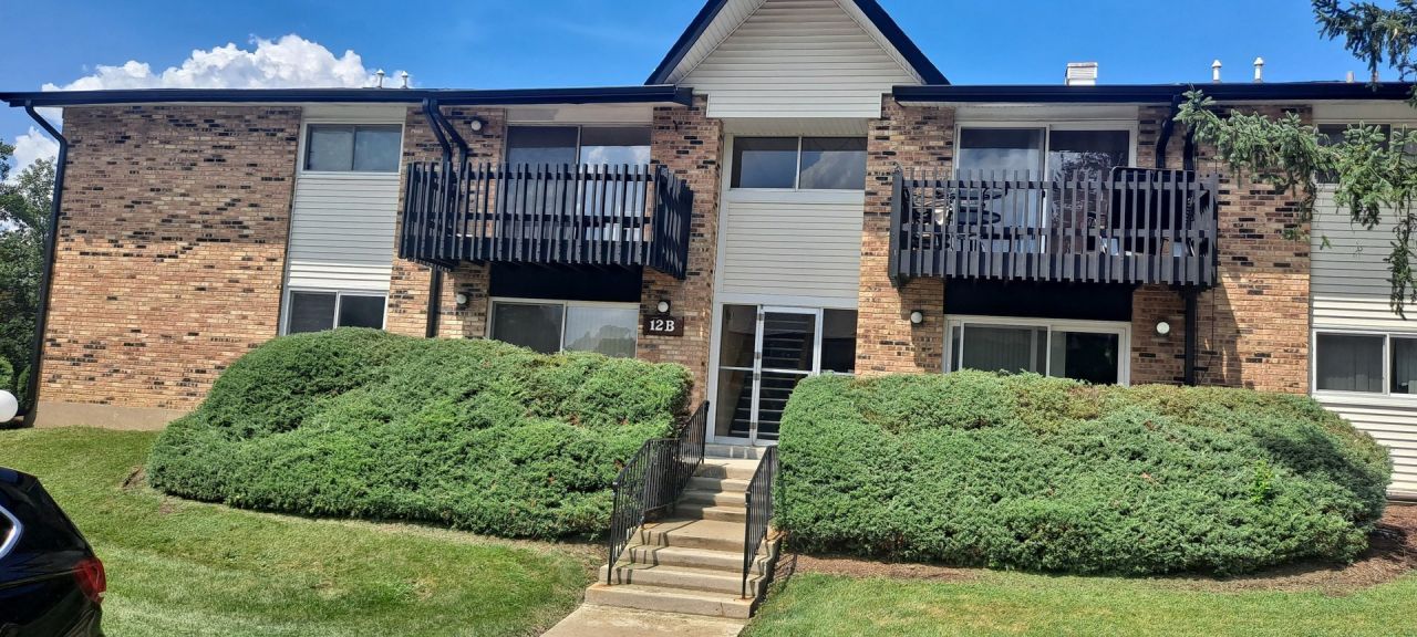 12b Kingery Quarter Road, Unit 108, Willowbrook, IL 60527 Main Photo