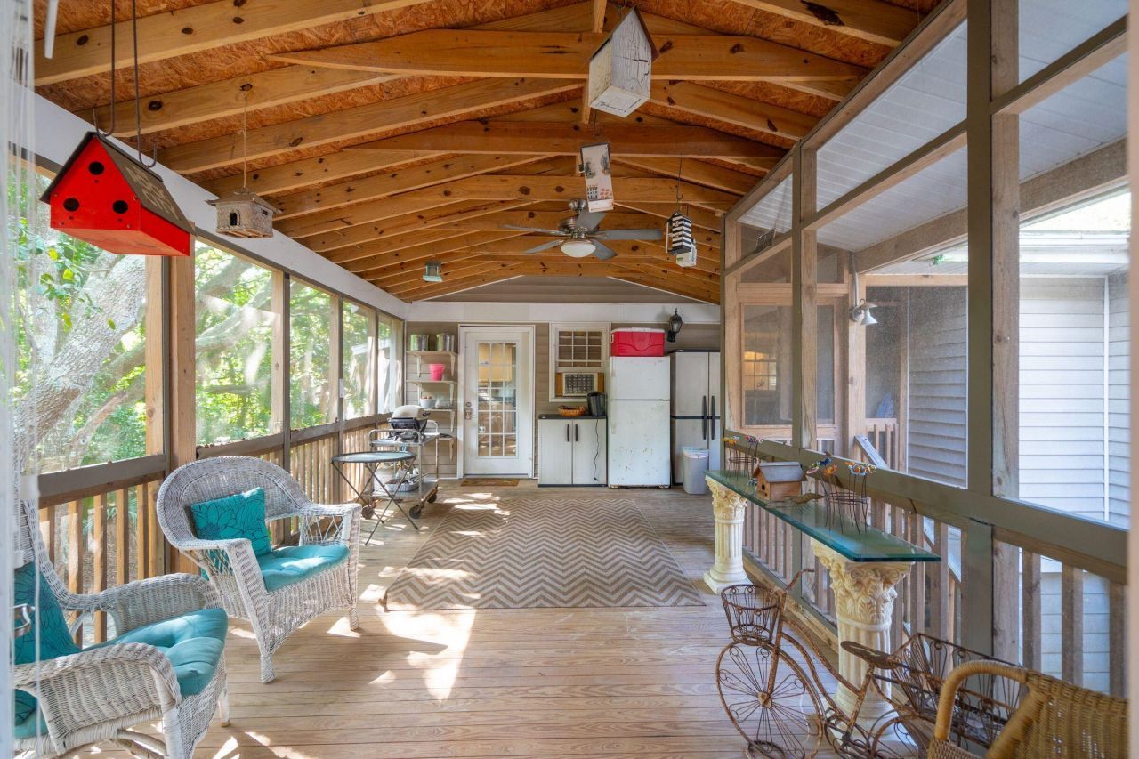 2820 Ion Avenue Photo 25