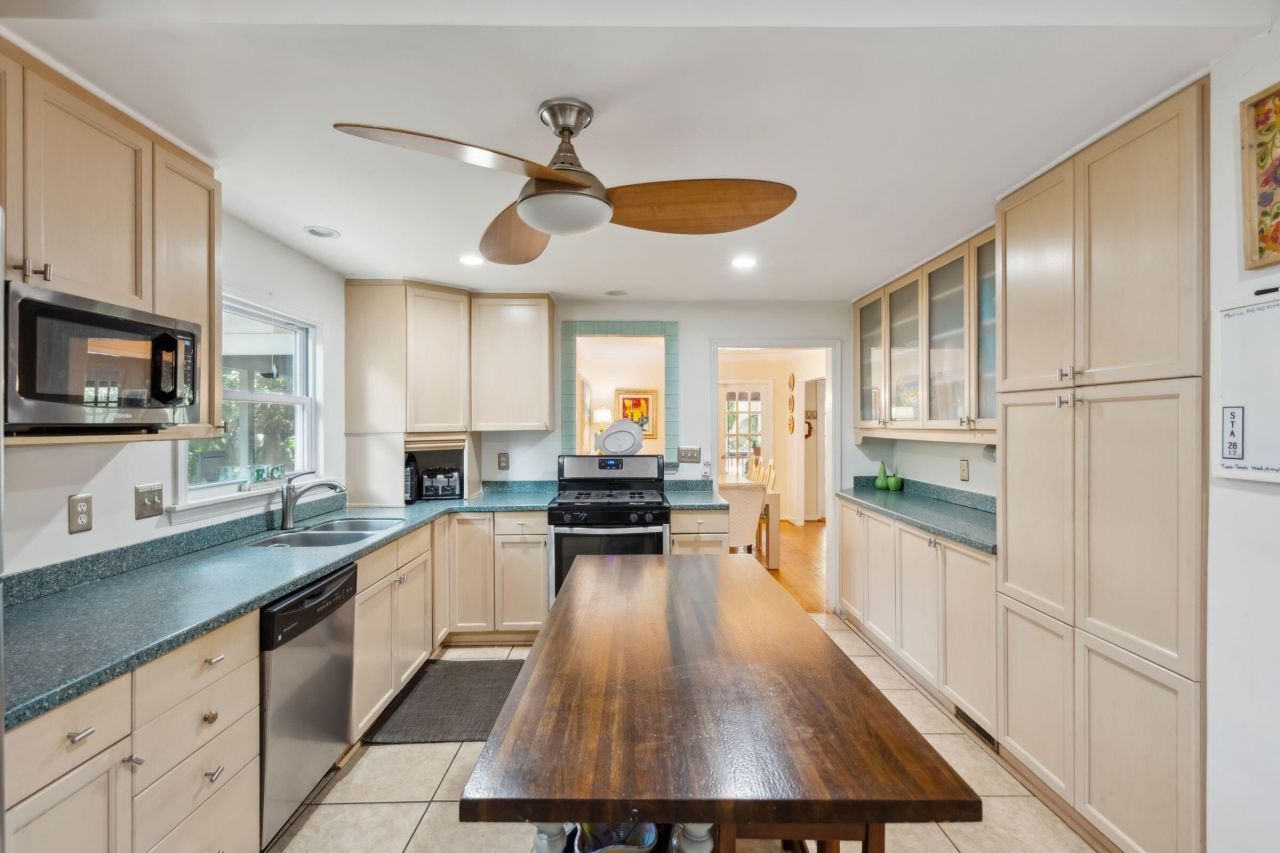 2820 Ion Avenue Photo 9