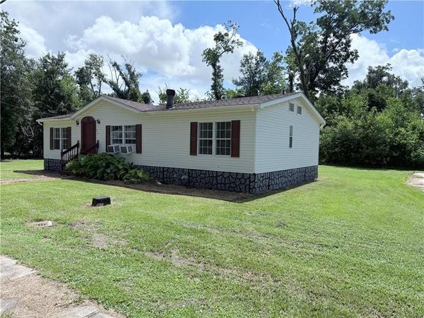 130 DAFFODIL Street, Mount Airy, LA 70076