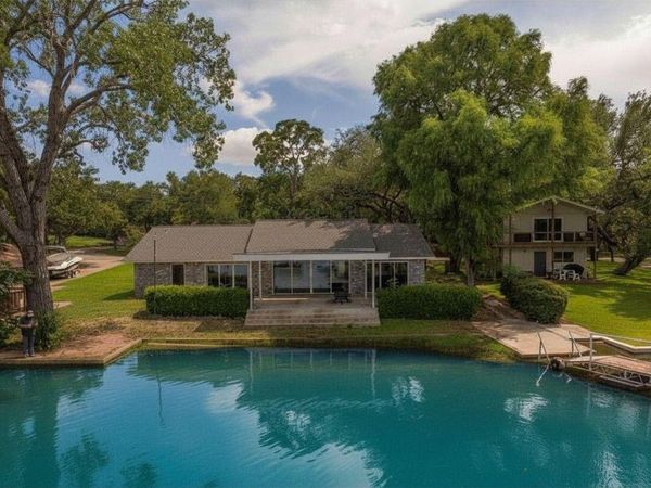 214 Island Lodges DR, Buchanan Dam, TX 78609