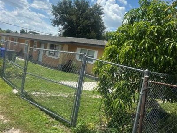 2403/2405 Stella ST, FORT MYERS, FL 33901