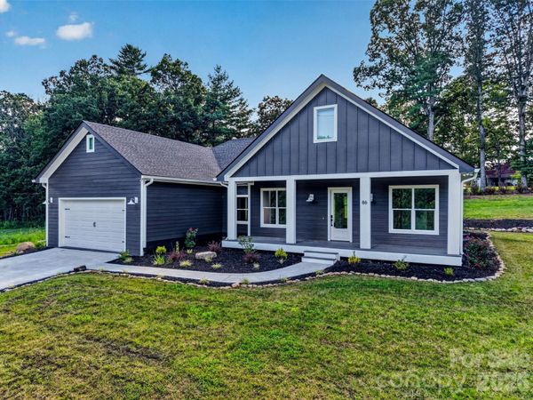 86 Point Hope Lane, Hendersonville, NC 28792